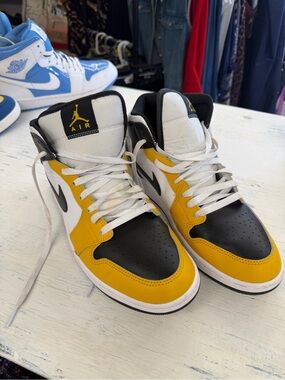 Jordan men’s Sz 10. $200